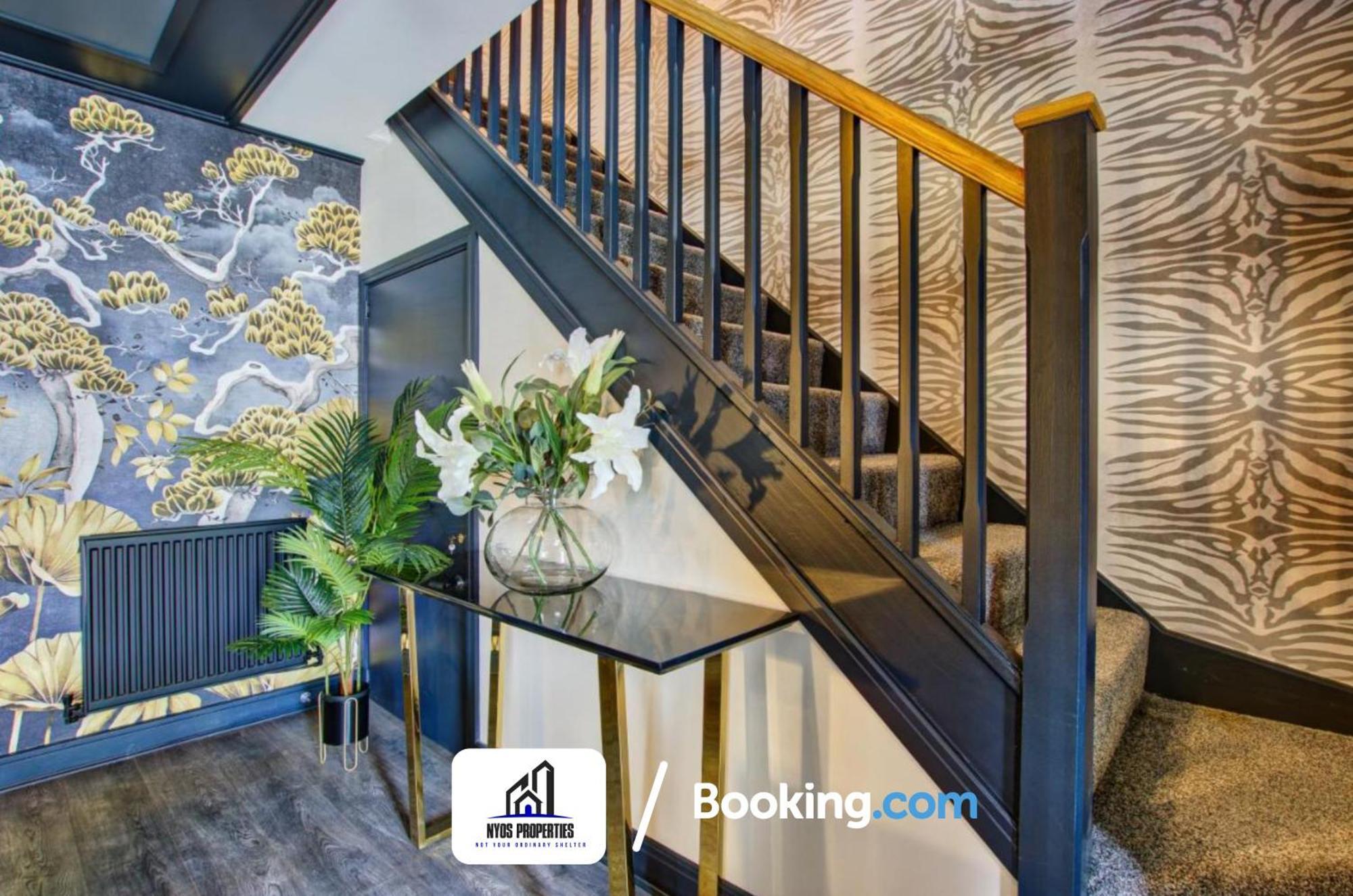 3 Bedroom Home By Nyos Properties Short Lets & Serviced Accommodation Manchester With Garden Екстериор снимка